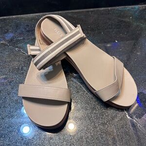 Rhinestone Detailing Elegant White Sandals Size 10 Wide